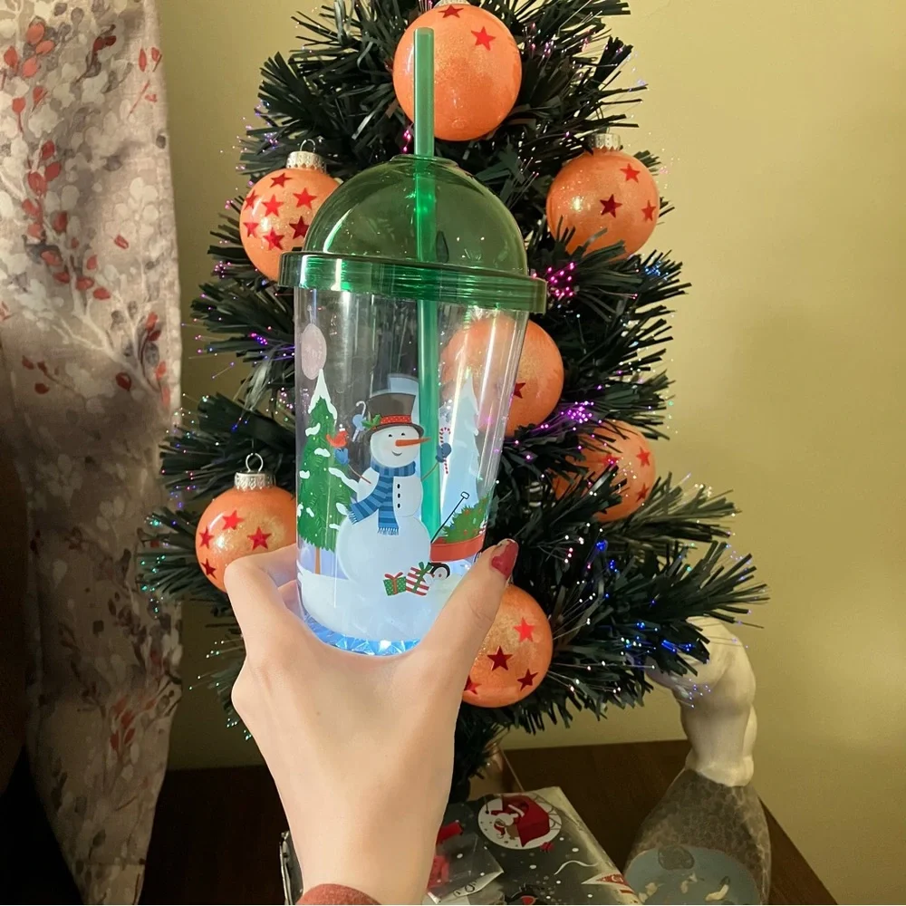NEW LIGHT UP CHRISTMAS SCENE CUP - Picture 5 of 8